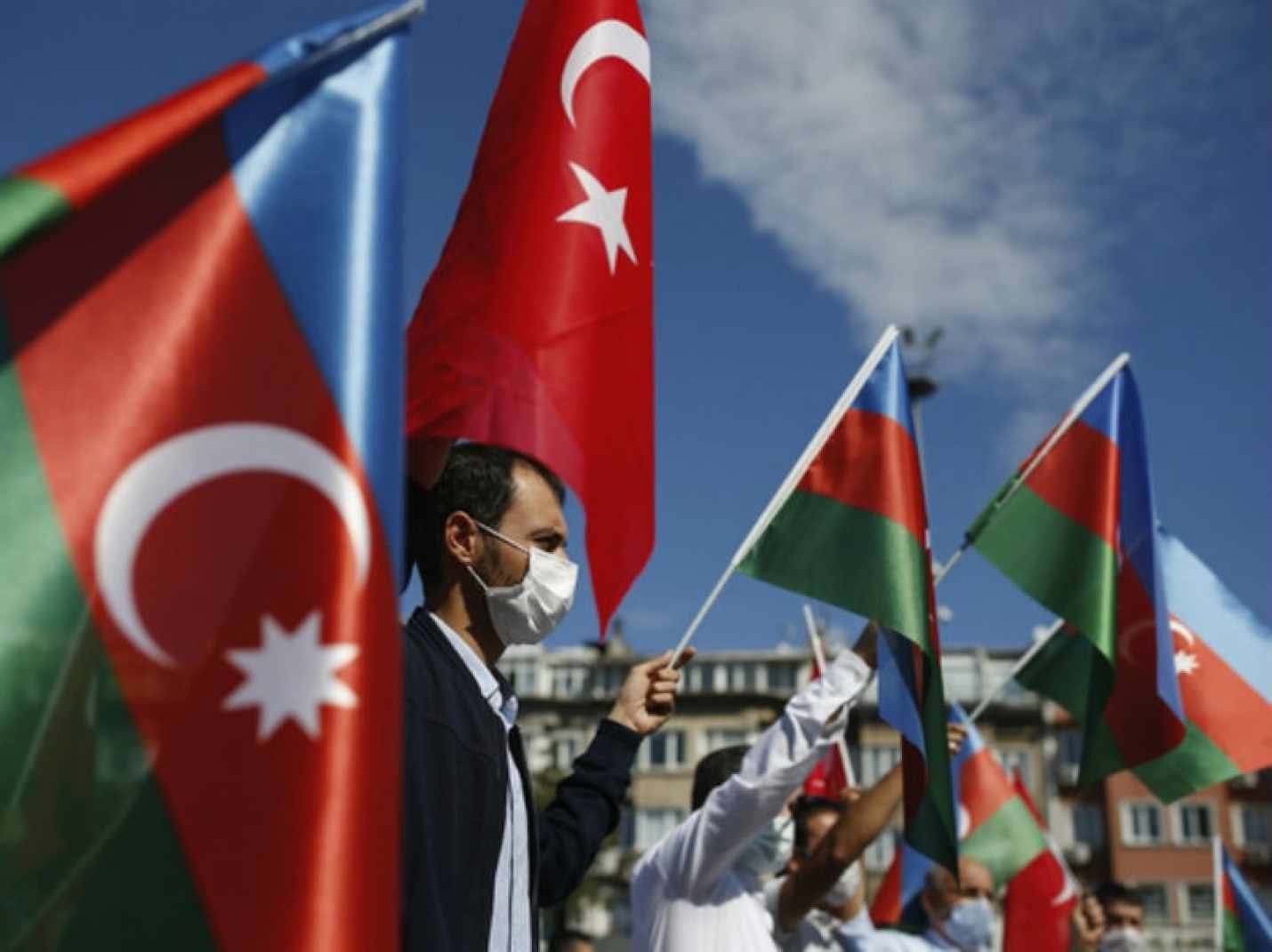 Азербайджан поддержал россию. Турция и Азербайджан. Армения Турция Азербайджан. Армения против Турции. Турция и Азербайджан одна нация два государства.