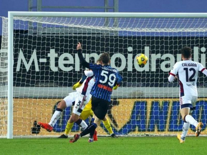 Гол Миранчука помог «Аталанте» обыграть «Кальяри» и выйти в 1/4 финала Кубка Италии