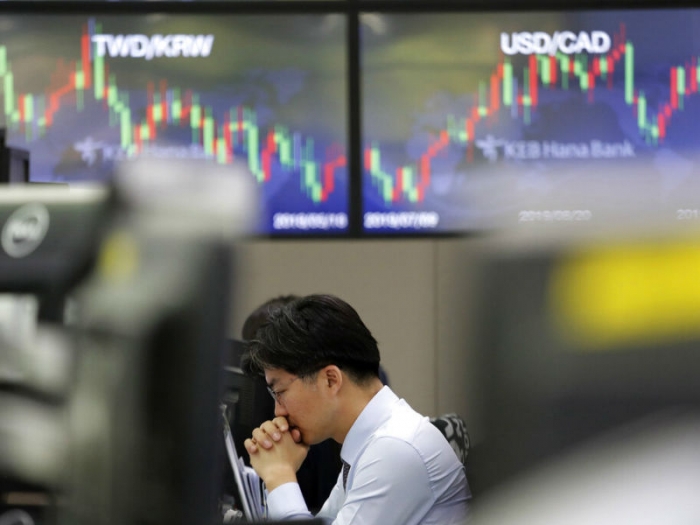 Ключевые индексы Токийской фондовой биржи рухнули на 2% на фоне сообщений о желании премьер-министра уйти в отставку