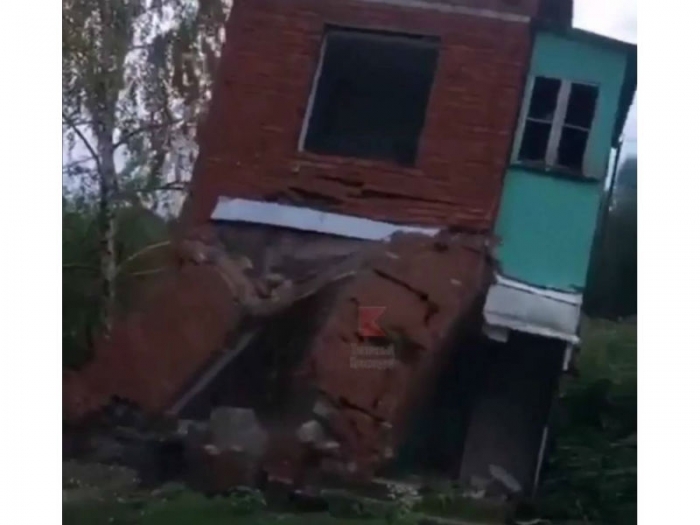 Под Краснодаром рухнул двухэтажный дом