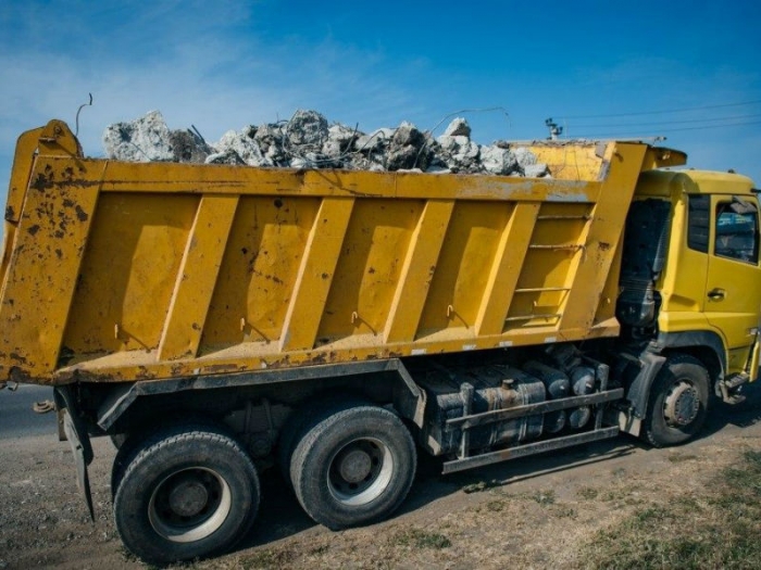 В Краснодаре задержали четыре нелегальных мусоровоза