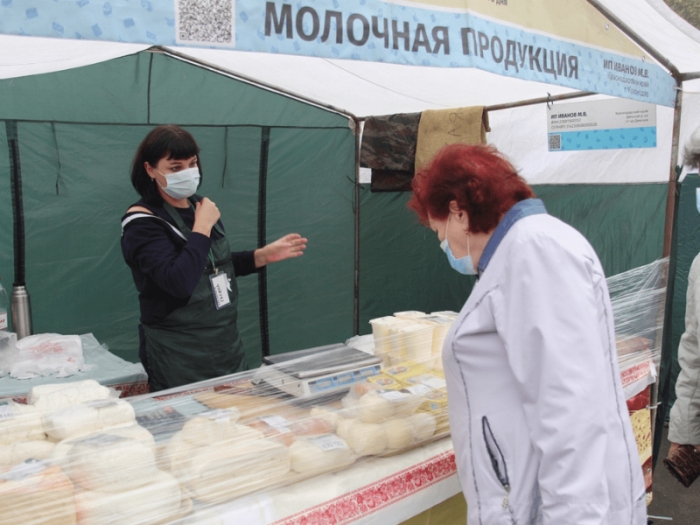В минувшие выходные 864 фермера представляли продукцию на ярмарках Краснодара
