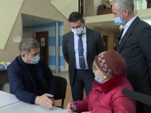 Глава Башкирии заявил, что ему «стыдно за коллег» из-за платы за тепло