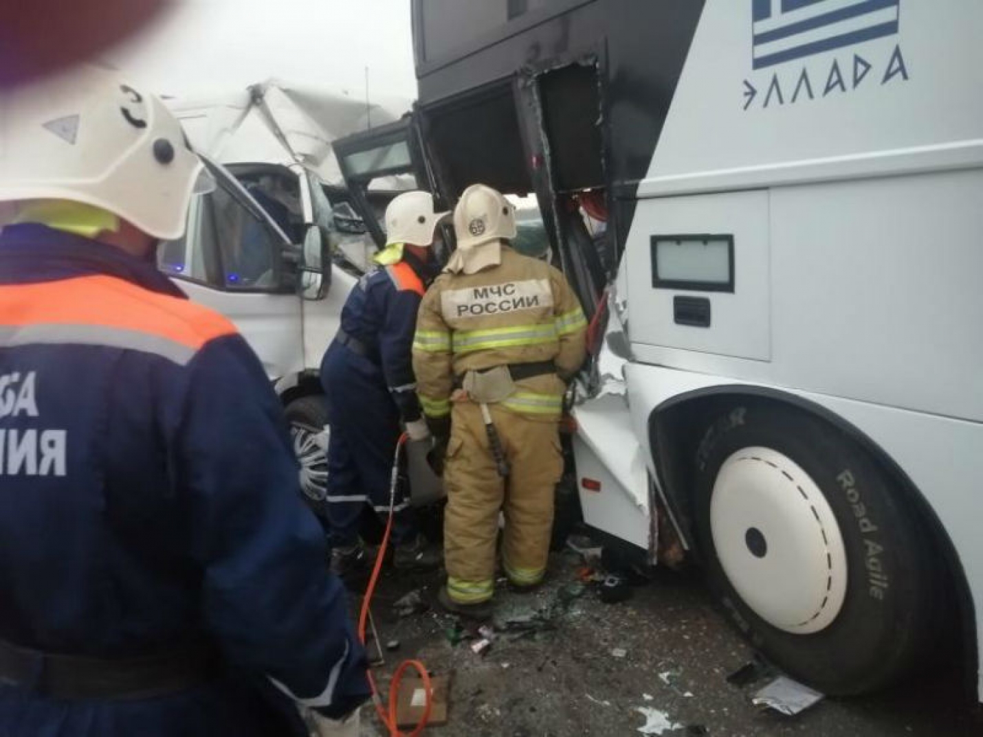 В Анапе столкнулись два автобуса. Пострадали от шести до девяти человек