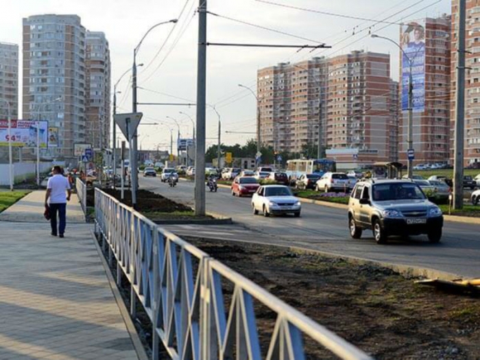 Мэр Краснодара раскритиковал дорожные ограждения, установленные в городе