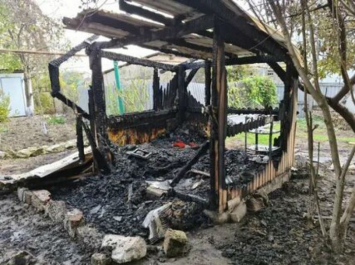 В Анапе при пожаре в гостевом домике пострадал пожилой мужчина